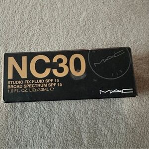 SOLD!!! MAC Cosmetics Studio Fix Fluid NC30